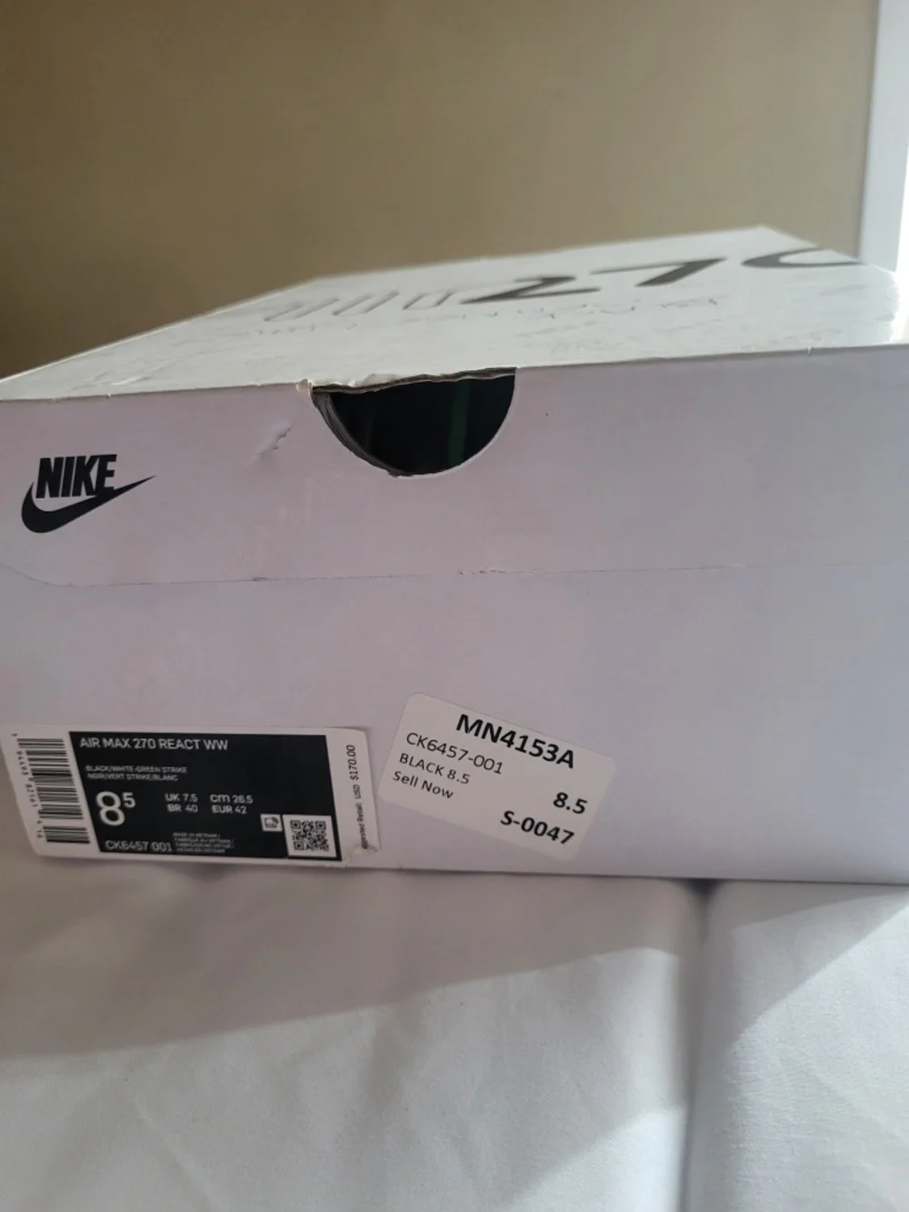 Nike Air Max 270 React: Size 8.5